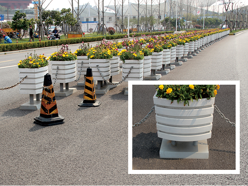 城市(shi)蘤(hua)箱(xiang)護欄