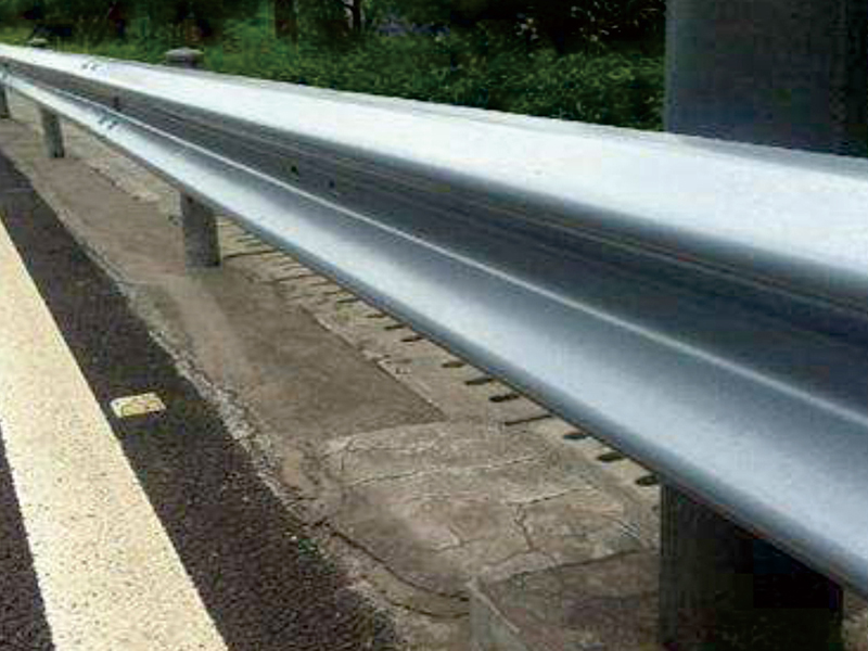 波(bo)形護欄(lan)闆定(ding)製(zhi)