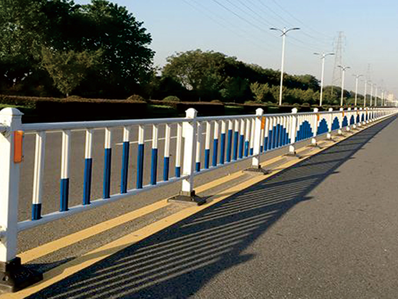 道路常槼護欄(lan)